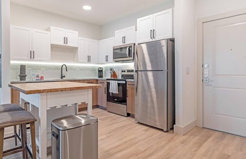 Sanford Apartment | Landing at The Henry Luxury Apartments - 1 Bedr.