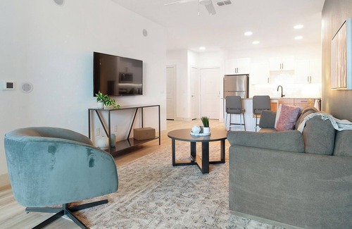 Sanford Apartment | Landing at The Henry Luxury Apartments - 1 Bedr.