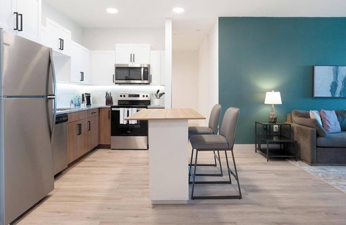 Sanford Apartment | Landing at The Henry Luxury Apartments - 1 Bedr.
