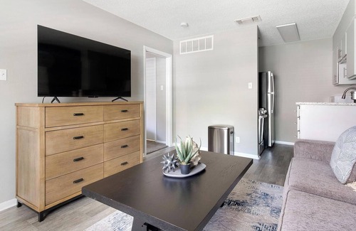 Royal Ridge Apartment | Landing at The Lynx - 1 Bedroom in El Dorado/.