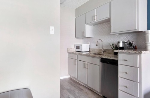 Royal Ridge Apartment | Landing at The Lynx - 1 Bedroom in El Dorado/.