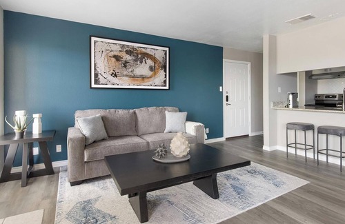 Royal Ridge Apartment | Landing at The Lynx - 1 Bedroom in El Dorado/.