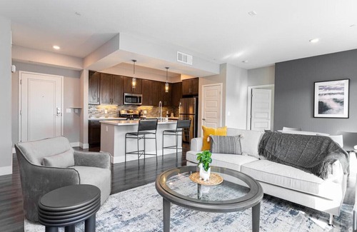Rhodes Ranch Apartment | Landing at The Mercer - 2 Bedrooms in Rhodes Ranch