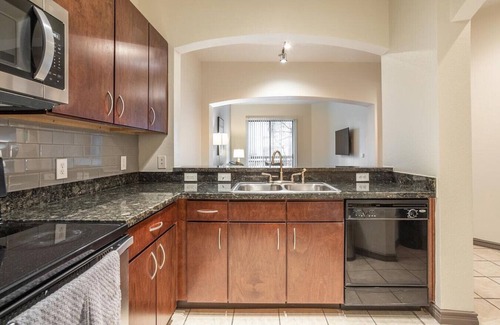 Greenway Plaza-Upper Kirby Apartment | Landing at The Metropole - 1 Bedroom in Greenway/Upper Kirby Area