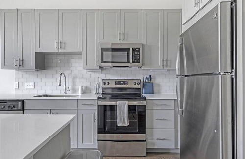 Pleasant Valley Apartment | Landing at The Monroe - 1 Bedroom in Montopolis