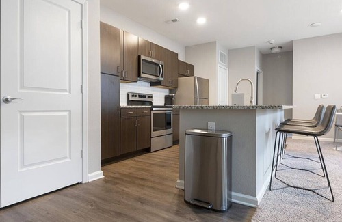 Chesterfield Apartment | Landing at The Parq at Chesterfield - 1 Bedroom in Chesterfield