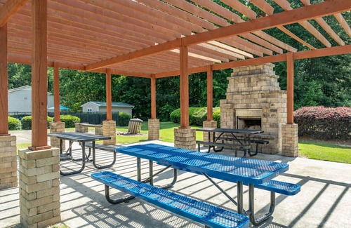 Ellenwood Apartment | Landing at The Park at London - 1 Bedroom in Morrow
