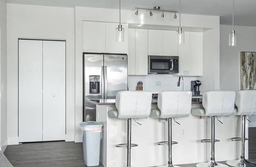 Port Tampa City Apartment | Landing at The Pointe on Westshore - 2 Bedrooms in Port Tampa City