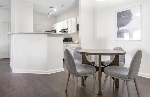 Fort Wayne Apartment | Landing at The Reserve at Dawson's Creek - 3 Bedrooms in Downtown Fort Wayne