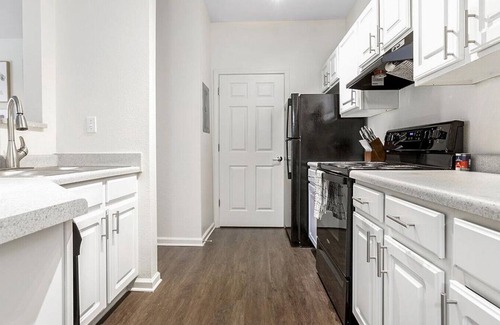 Fort Wayne Apartment | Landing at The Reserve at Dawson's Creek - 3 Bedrooms in Downtown Fort Wayne