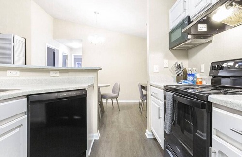 Fort Wayne Apartment | Landing at The Reserve at Dawson's Creek - 2 Bedrooms in Downtown Fort Wayne