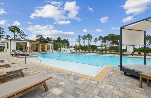 Santa Rosa Beach Apartment | Landing at The Beacon at 331 - 1 Bedroom in Fre.