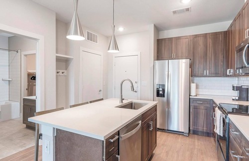 Seguin Apartment | Landing at The Virginia - 1 Bedroom in Seguin