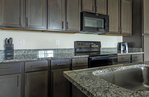 Eastwood Village Apartment | Landing at The Vistas at Eastwood - 2 Bedrooms .