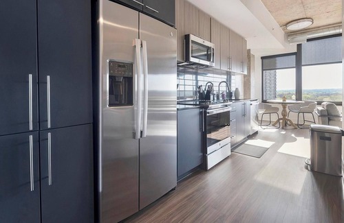 Baileys Crossroads Apartment | Landing at Three Collective - 1 Bedroom in Fall.