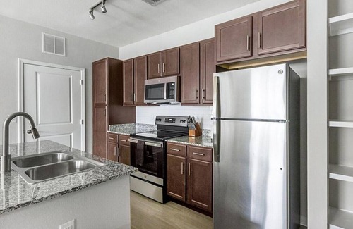 League City Apartment | Landing at Victory North - 2 Bedrooms in League City