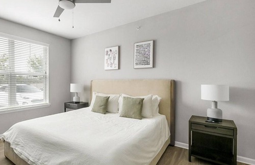 League City Apartment | Landing at Victory North - 2 Bedrooms in League City