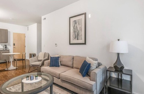 Church Hill Apartment | Landing at Vida East - 1 Bedroom in Church Hill