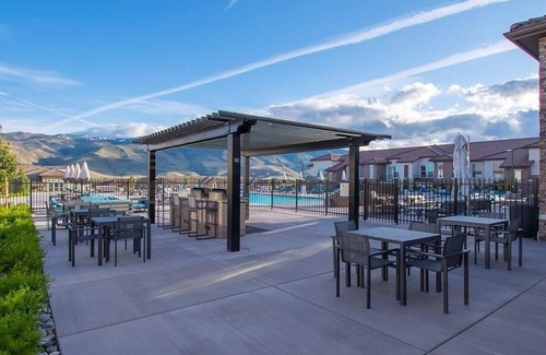 Northwest Reno Apartment | Landing at Vida Luxury Apartments - 1 Bedroom in Northwest Reno