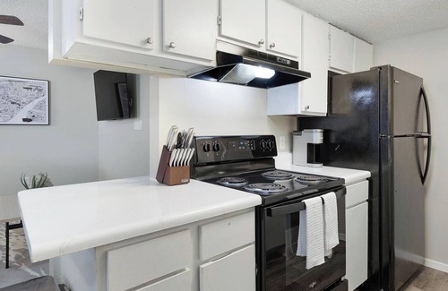 Southside Apartment | Landing at Villa de Oro - 1 Bedroom in South Sa.