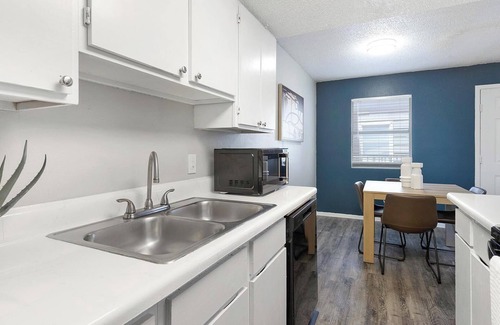 Southside Apartment | Landing at Villa de Oro - 1 Bedroom in South Sa.