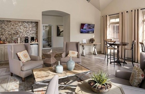 Crestline Heights Apartment | Landing at Village At Caldwell Mill - 2 Bedrooms in Overton