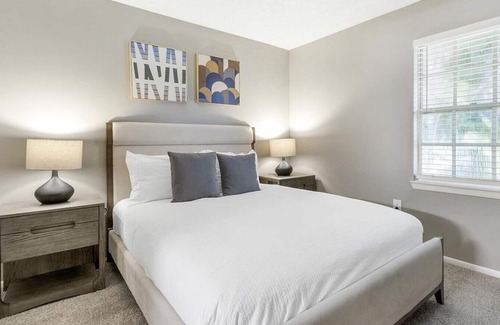 Plant City Apartment | Landing at Walden Lake - 2 Bedrooms in Downtown Plant City