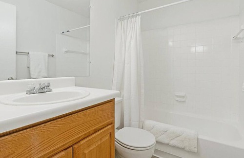 Plant City Apartment | Landing at Walden Lake - 3 Bedrooms in Downtown Plant City