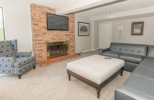 Ballwin Apartment | Landing at Waterford Manors - 2 Bedrooms in Valley Park