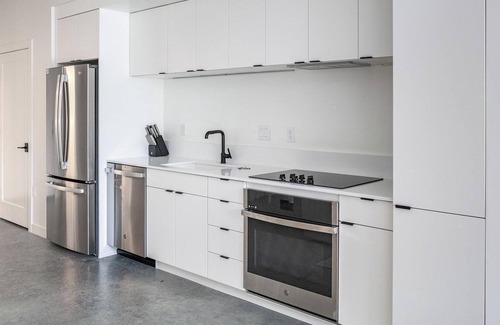 Sugar House Apartment | Landing | Beautiful Studio, Gym, Game Room