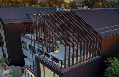 Sugar House Apartment | Landing | Beautiful Studio, Gym, Game Room