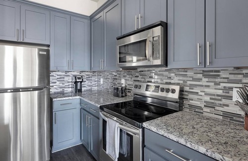 Nassau Bay Apartment | Landing | Beautiful 1BD, Gym, Pool