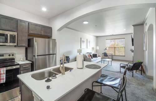 Corryville Apartment | Landing | Beautiful 1BD, Pool, Gym