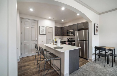 Corryville Apartment | Landing | Beautiful 1BD, Pool, Gym