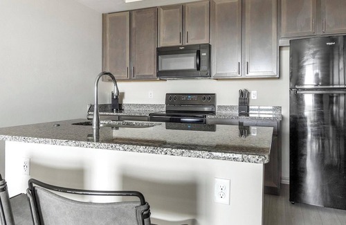 Eastwood Village Apartment | Landing | Beautiful 1BD, Clubhouse, Rooftop Lounge