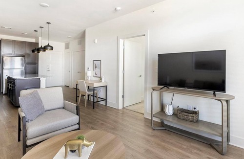 Fort Worth Apartment | Landing | Beautiful 1BD, Gym, Yoga Studio