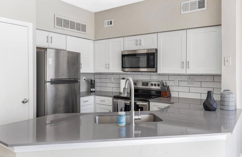 Fort Worth Apartment | Landing | Beautiful 1BD, Courtyard, Pool
