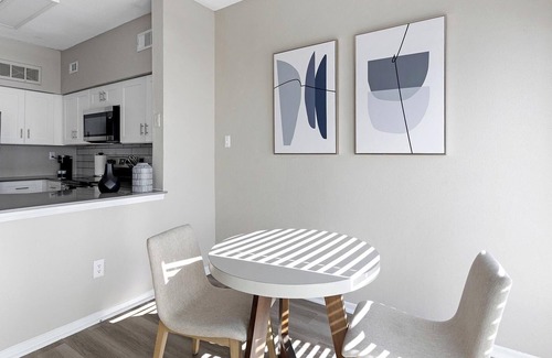 Fort Worth Apartment | Landing | Beautiful 1BD, Courtyard, Pool