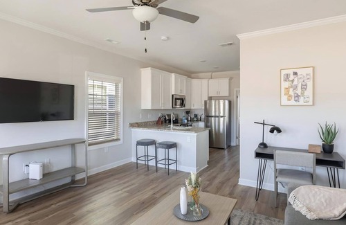 Huntsville Apartment | Landing | Beautiful 1BD, Gym, Clubhouse