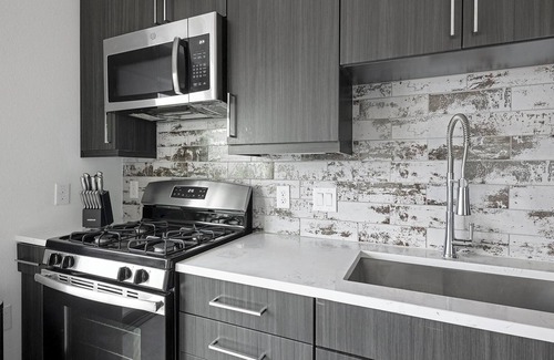 Washington Ave./ Memorial Park Apartment | Landing | Beautiful 1BD, Clubhouse, Rooftop Lounge