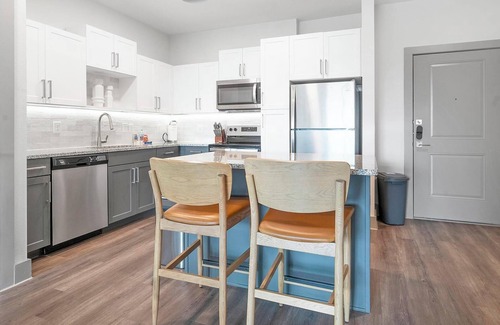 Sanford Apartment | Landing | Beautiful 1BD, Gym, Pool