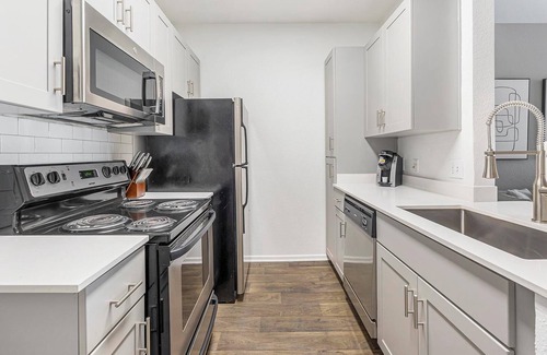 Tempe Apartment | Landing | Beautiful 1BD, Game Room, Pool