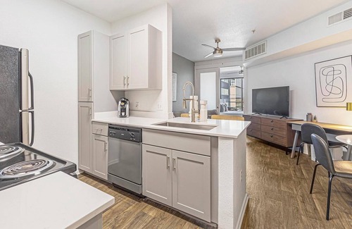 Tempe Apartment | Landing | Beautiful 1BD, Game Room, Pool