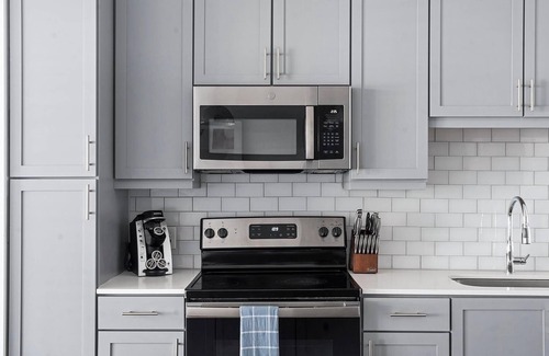 Austin Apartment | Landing | Beautiful 1BD, Gym, Yoga Studio