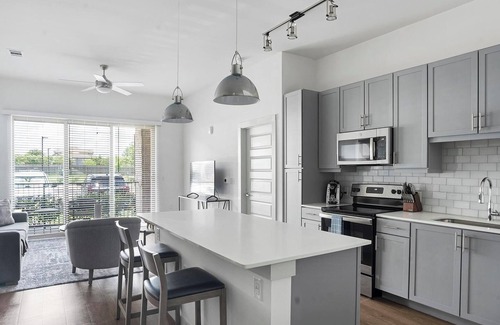 Austin Apartment | Landing | Beautiful 1BD, Gym, Yoga Studio