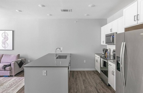 Madison Apartment | Landing | Beautiful 1BD, Pool, Gym