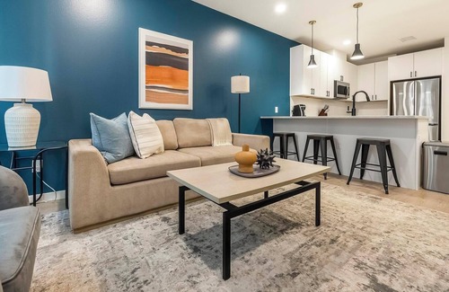 Civic Center Apartment | Landing | Beautiful 1BD, Rooftop Lounge, Gym