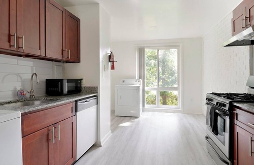 Greenbelt Apartment | Landing | Beautiful 1BD, Gym, Pool