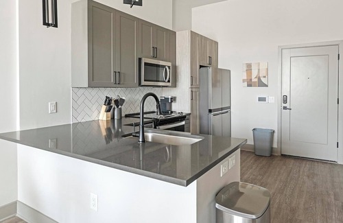 Nashville Apartment | Landing | Beautiful 1BD, Gym, Pool