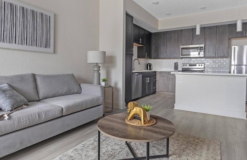 Palmetto Apartment | Landing | Beautiful 1BD, Clubhouse, Pool